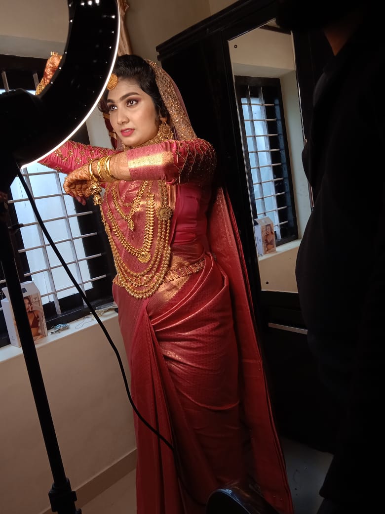LADY ZONE BEAUTY PARLOUR AND BRIDAL STUDIO KOPPAM